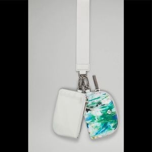 DUAL POUCH WRISTLET LULULEMON first come, first serve